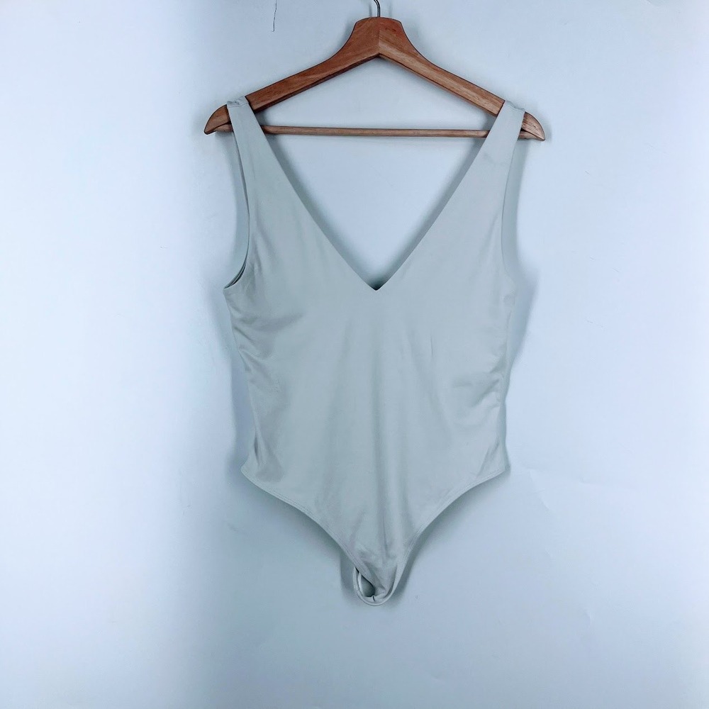Babaton‎ Aritzia Womens Contour V-Neck Bodysuit White Sleeveless Large 75719